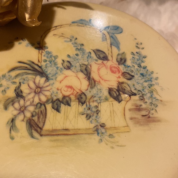 Vintage Celluloid Compact by Rex Fifth Avenue,hand painted basket of flowers💐😎 - Picture 2 of 9